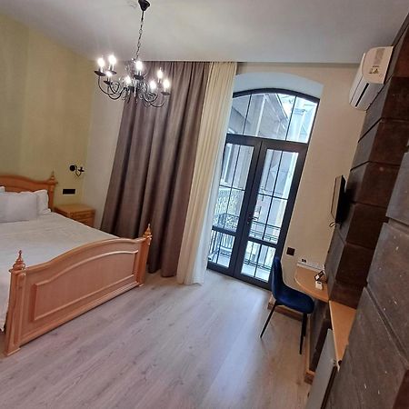 Old Avenue Hotel ギュムリ エクステリア 写真