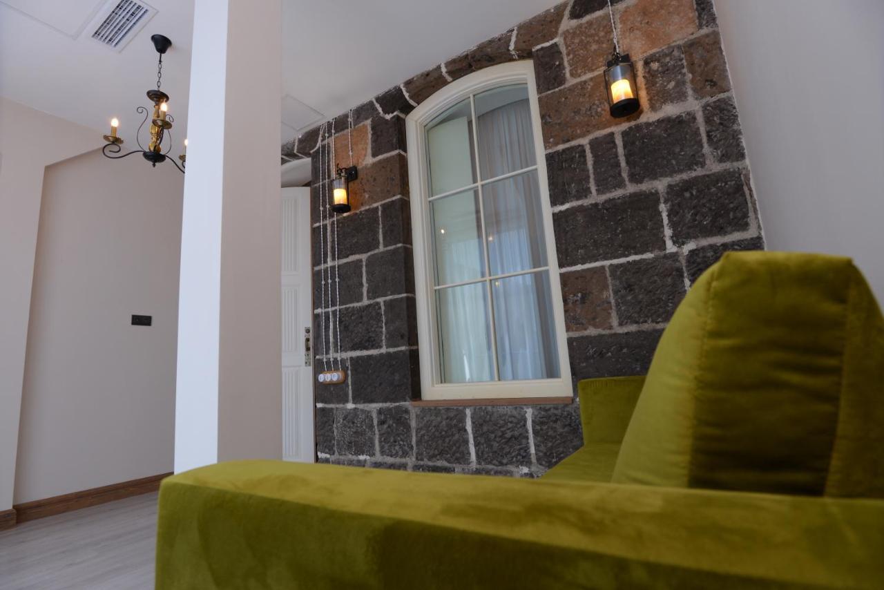 Old Avenue Hotel ギュムリ エクステリア 写真