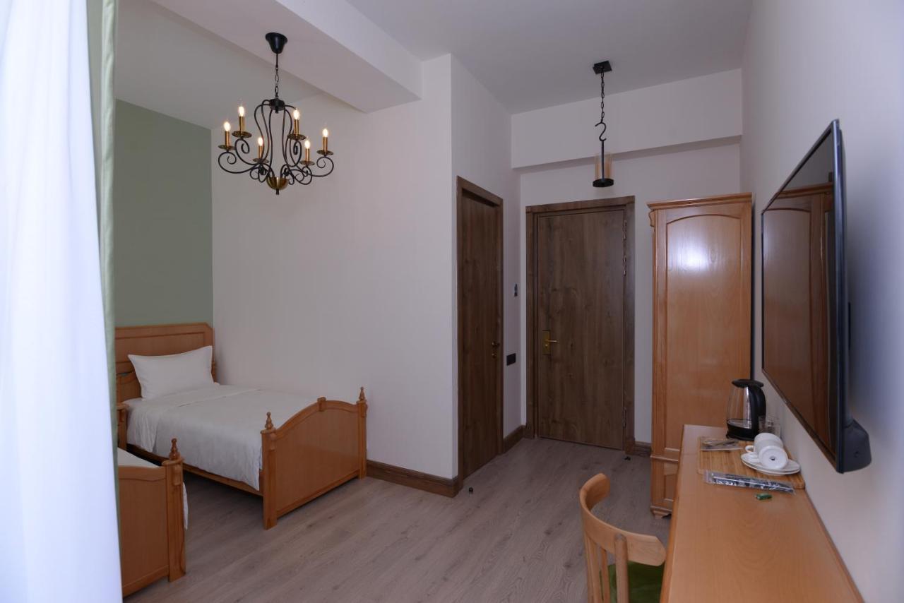 Old Avenue Hotel ギュムリ エクステリア 写真