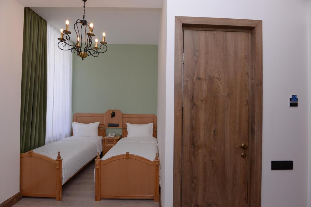 Old Avenue Hotel ギュムリ エクステリア 写真