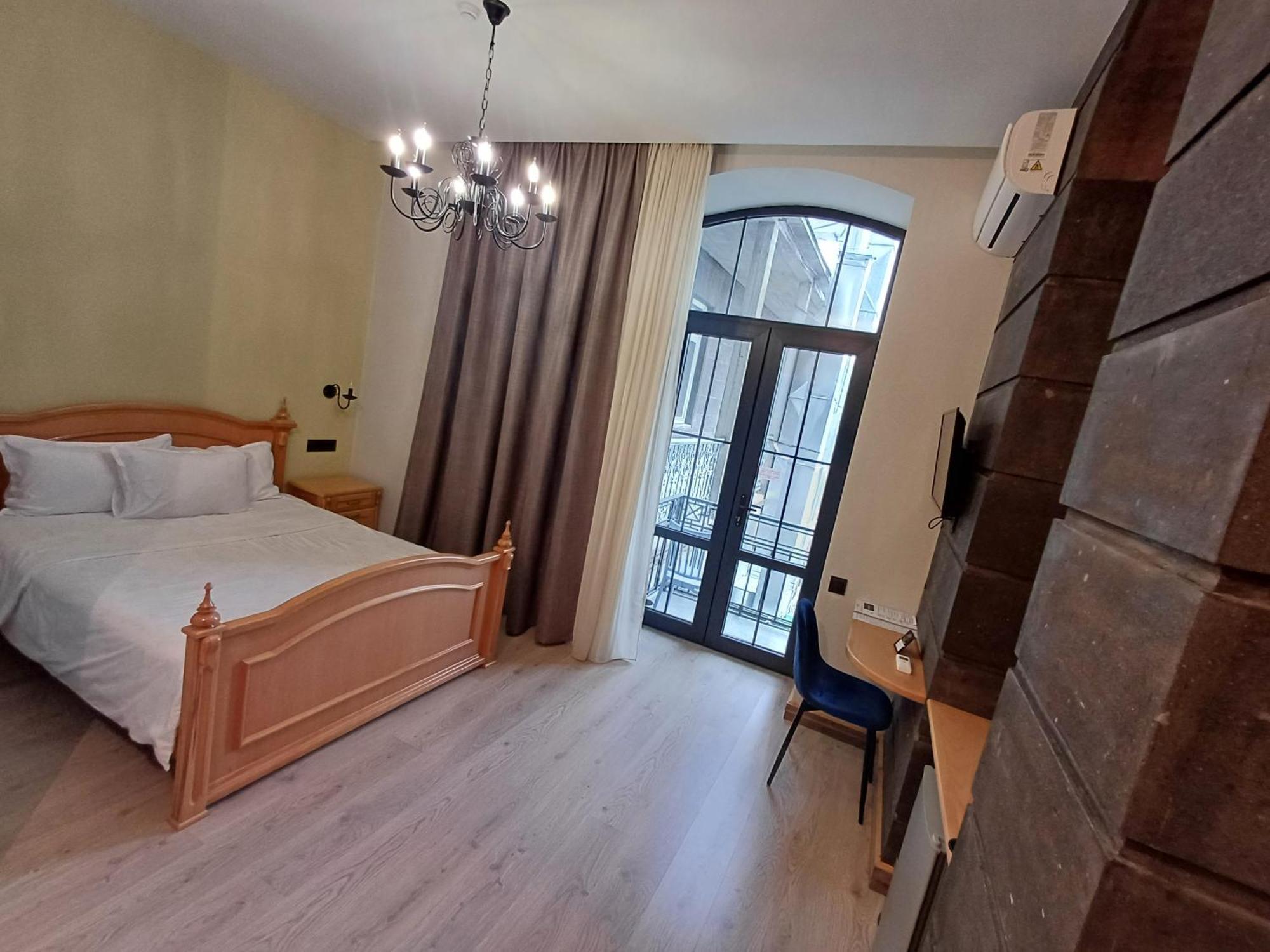 Old Avenue Hotel ギュムリ エクステリア 写真