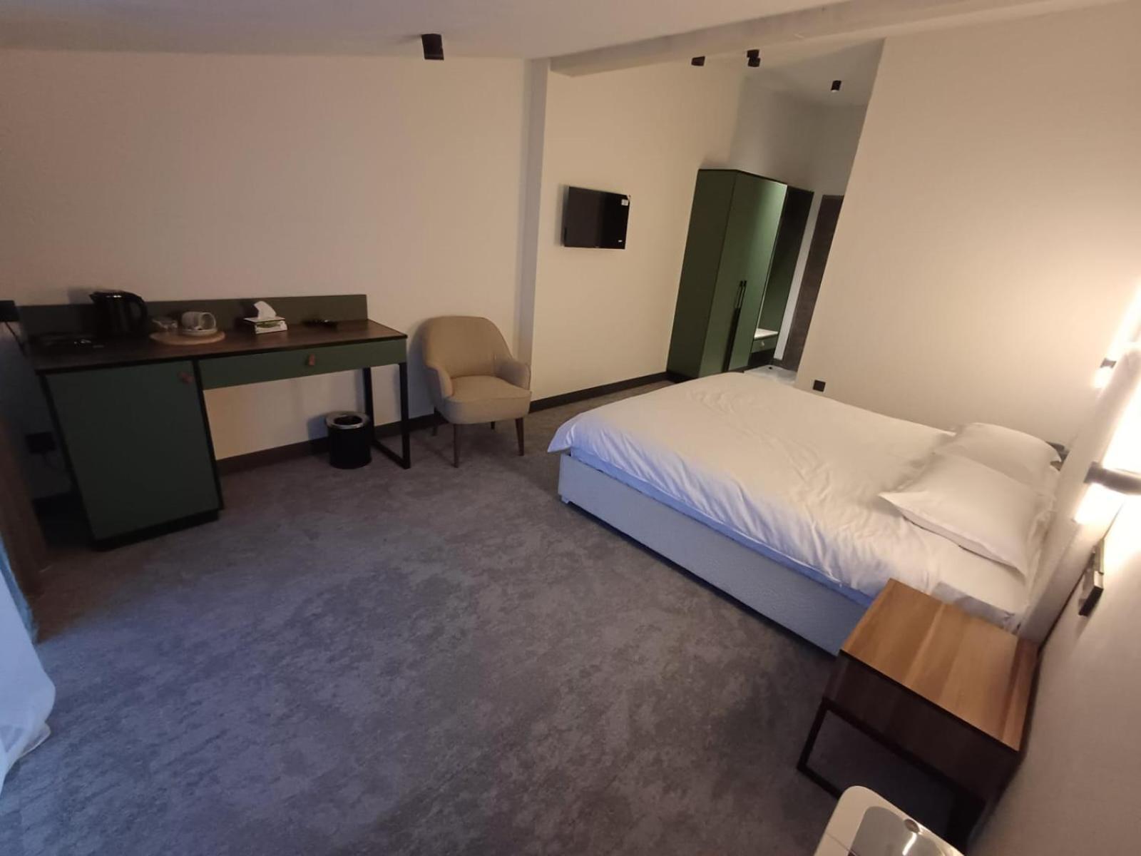 Old Avenue Hotel ギュムリ エクステリア 写真